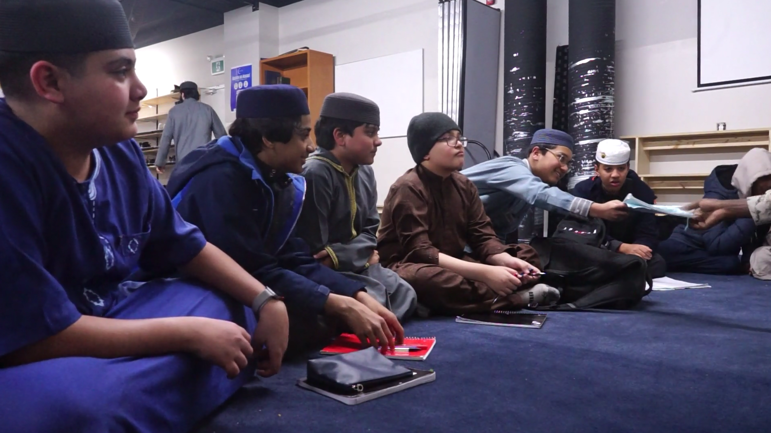 Students reviewing sabqi together during Full-Time Hifz at Al-Ansaar